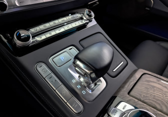 Подержанный автомобиль Genesis G90 2019 года (28 фото)