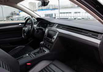 Подержанный автомобиль Volkswagen Passat Wagon 2017 года (12 фото)
