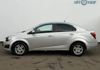 Подержанный автомобиль Chevrolet Aveo Sedan 2012 года (5 фото)