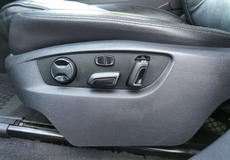 Подержанный автомобиль Volkswagen Touareg 2015 года (13 фото)