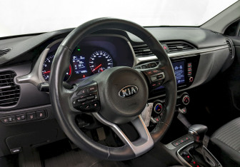Подержанный автомобиль Kia Rio Hatchback 2020 года (13 фото)