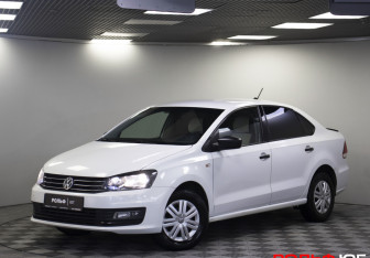Подержанный автомобиль Volkswagen Polo Sedan 2017 года (21 фото)