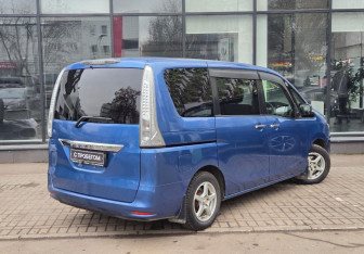 Подержанный автомобиль Nissan Serena Minivan 2016 года (8 фото)