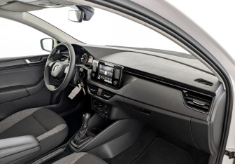 Подержанный автомобиль Skoda Rapid Liftback 2021 года (11 фото)