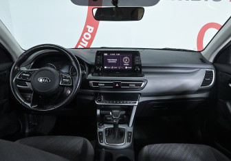 Подержанный автомобиль Kia Seltos 2021 года (8 фото)