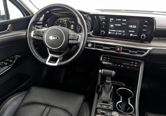 Подержанный автомобиль Kia K5 2020 года (27 фото)