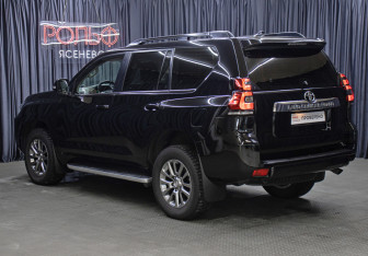 Подержанный автомобиль Toyota Land Cruiser Prado 2020 года (7 фото)