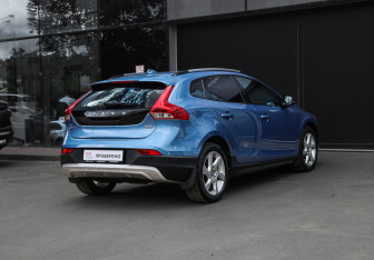 Подержанный автомобиль Volvo V40 Hatchback 2014 года (4 фото)