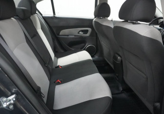 Подержанный автомобиль Chevrolet Cruze Sedan 2013 года (11 фото)
