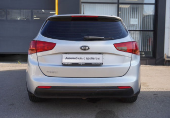Подержанный автомобиль Kia Ceed Wagon 2014 года (6 фото)