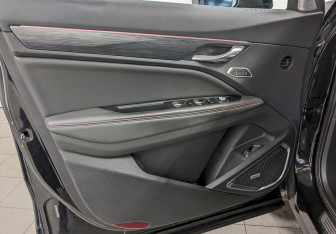 Подержанный автомобиль Geely Tugella 2023 года (11 фото)