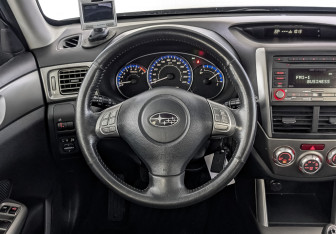 Подержанный автомобиль Subaru Forester Suv 2010 года (22 фото)