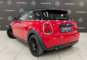 Подержанный автомобиль MINI Hatch 2020 года (7 фото)