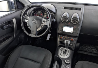 Подержанный автомобиль Nissan Qashqai 2011 года (29 фото)