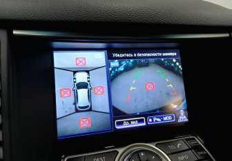 Подержанный автомобиль Infiniti QX70 2013 года (17 фото)