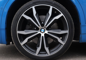 Подержанный автомобиль BMW X2 2018 года (23 фото)