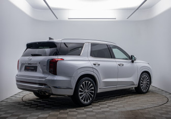 Подержанный автомобиль Hyundai Palisade 2023 года (5 фото)