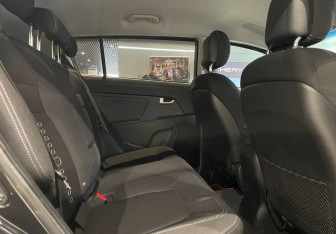 Подержанный автомобиль Kia Sportage 2015 года (12 фото)