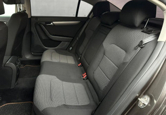 Подержанный автомобиль Volkswagen Passat Sedan 2012 года (10 фото)