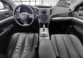 Подержанный автомобиль Subaru Outback Wagon 2012 года (18 фото)