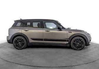 Подержанный автомобиль MINI Clubman Wagon 2019 года (4 фото)