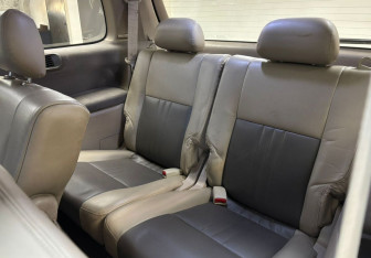 Подержанный автомобиль Toyota Gaia 1999 года (12 фото)