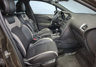 Подержанный автомобиль Citroen DS4 2013 года (10 фото)