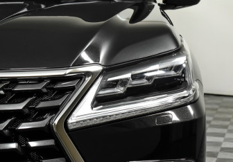 Подержанный автомобиль Lexus LX 2021 года (19 фото)