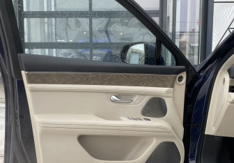 Подержанный автомобиль AITO M5 2023 года (21 фото)