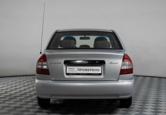 Подержанный автомобиль Hyundai Accent Sedan 2008 года (6 фото)