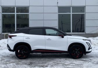 Подержанный автомобиль Omoda C5 2022 года (4 фото)