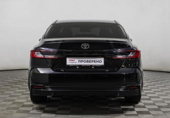 Подержанный автомобиль Toyota Camry Sedan 2024 года (6 фото)