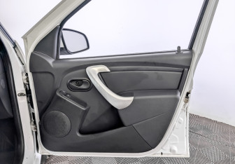 Подержанный автомобиль LADA (ВАЗ) Largus Wagon 2021 года (24 фото)