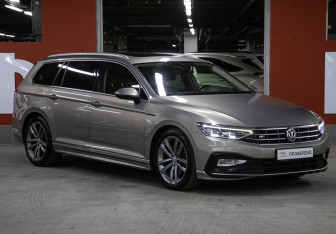 Подержанный автомобиль Volkswagen Passat Wagon 2019 года (3 фото)