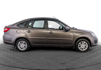 Подержанный автомобиль LADA (ВАЗ) Granta Liftback 2017 года (4 фото)