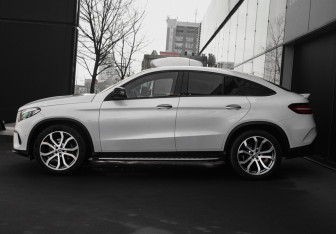 Подержанный автомобиль Mercedes-Benz GLE 2017 года (8 фото)
