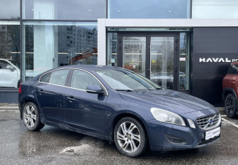 Подержанный автомобиль Volvo S60 2010 года (3 фото)