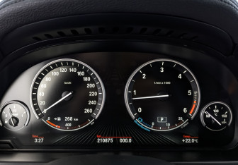 Подержанный автомобиль BMW X6 2018 года (16 фото)