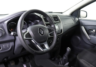 Подержанный автомобиль Renault Logan Sedan 2019 года (10 фото)