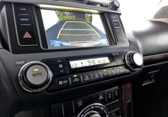 Подержанный автомобиль Toyota Land Cruiser Prado 2014 года (26 фото)