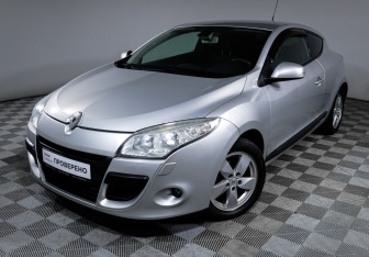Подержанный автомобиль Renault Megane Hatchback 2011 года (16 фото)