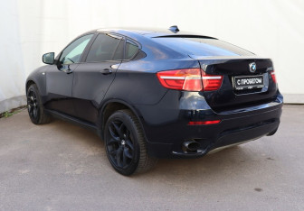 Подержанный автомобиль BMW X6 2013 года (6 фото)