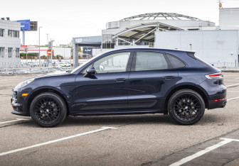 Подержанный автомобиль Porsche Macan 2019 года (10 фото)