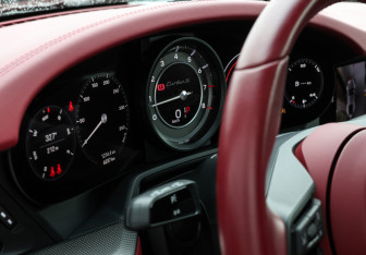 Подержанный автомобиль Porsche 911 Coupe 2023 года (22 фото)