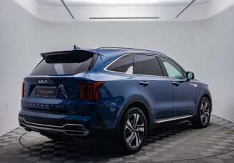Подержанный автомобиль Kia Sorento 2022 года (5 фото)