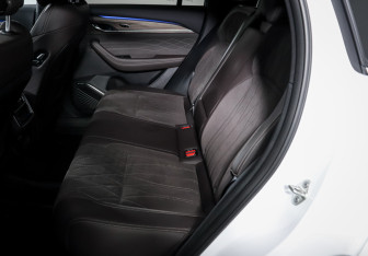 Подержанный автомобиль Geely Monjaro 2025 года (10 фото)