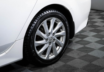 Подержанный автомобиль Mazda 6 Sedan 2011 года (15 фото)