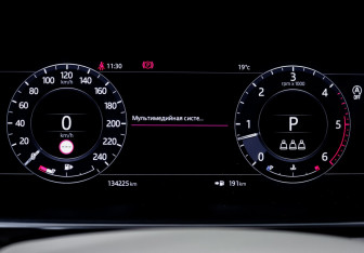 Подержанный автомобиль Land Rover Range Rover Sport 2019 года (11 фото)