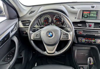 Подержанный автомобиль BMW X1 2018 года (21 фото)