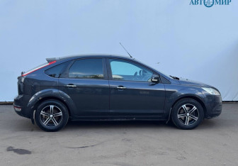 Подержанный автомобиль Ford Focus Hatchback 2009 года (4 фото)